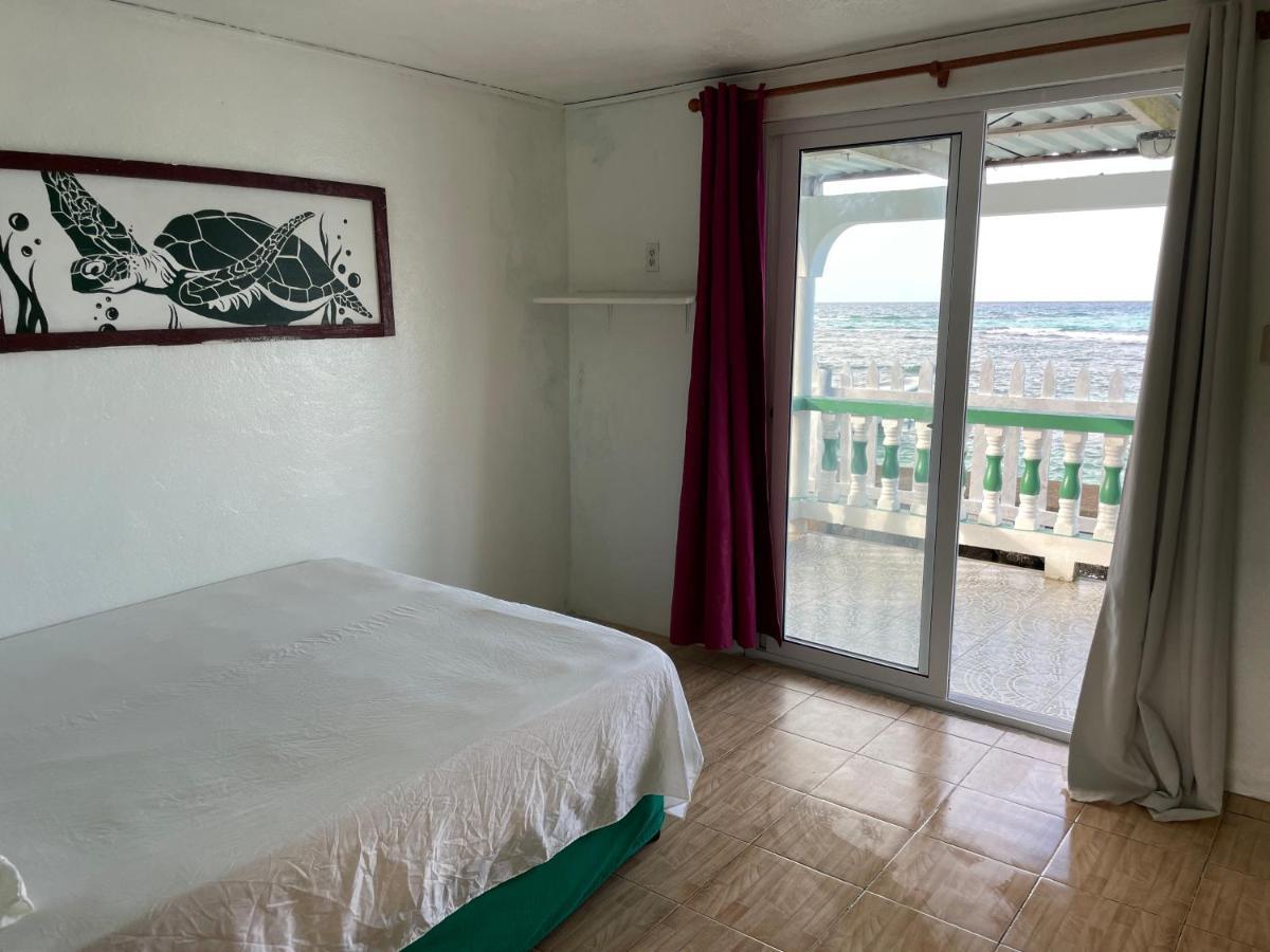 The Wave Hostel Corn Island Brig Bay Экстерьер фото
