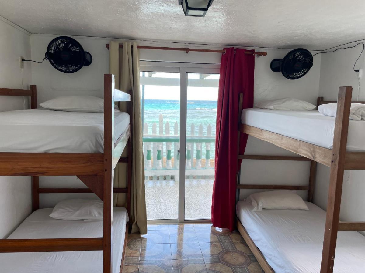 The Wave Hostel Corn Island Brig Bay Экстерьер фото