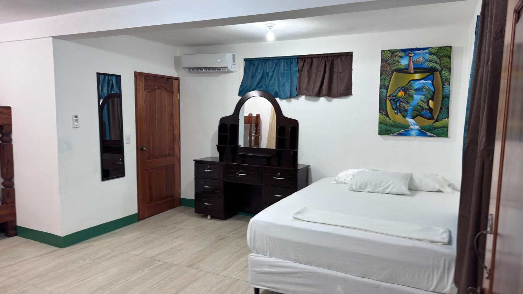 The Wave Hostel Corn Island Brig Bay Экстерьер фото