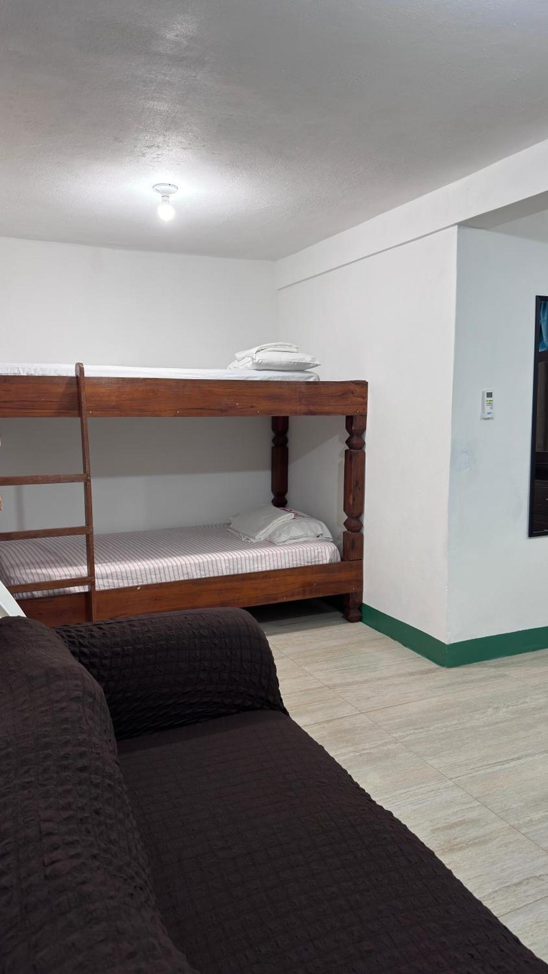 The Wave Hostel Corn Island Brig Bay Экстерьер фото