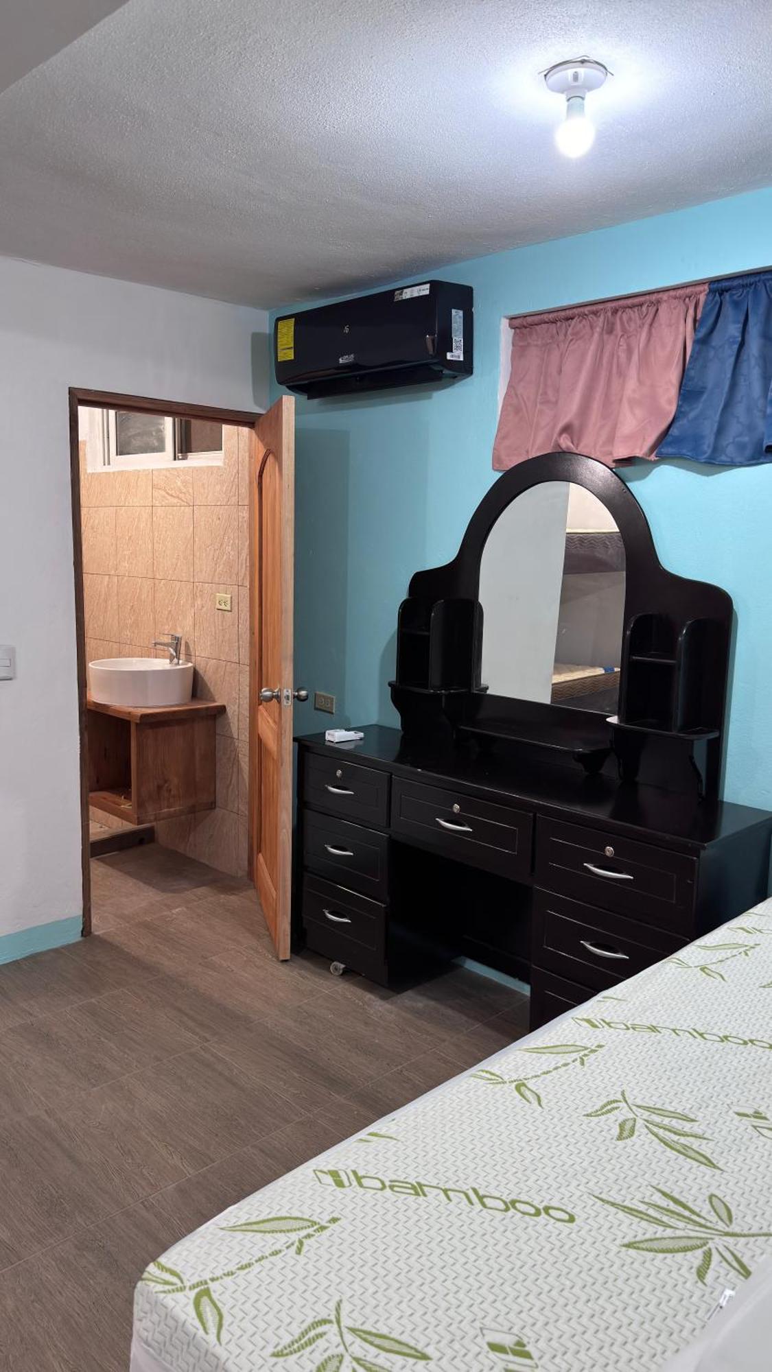 The Wave Hostel Corn Island Brig Bay Экстерьер фото