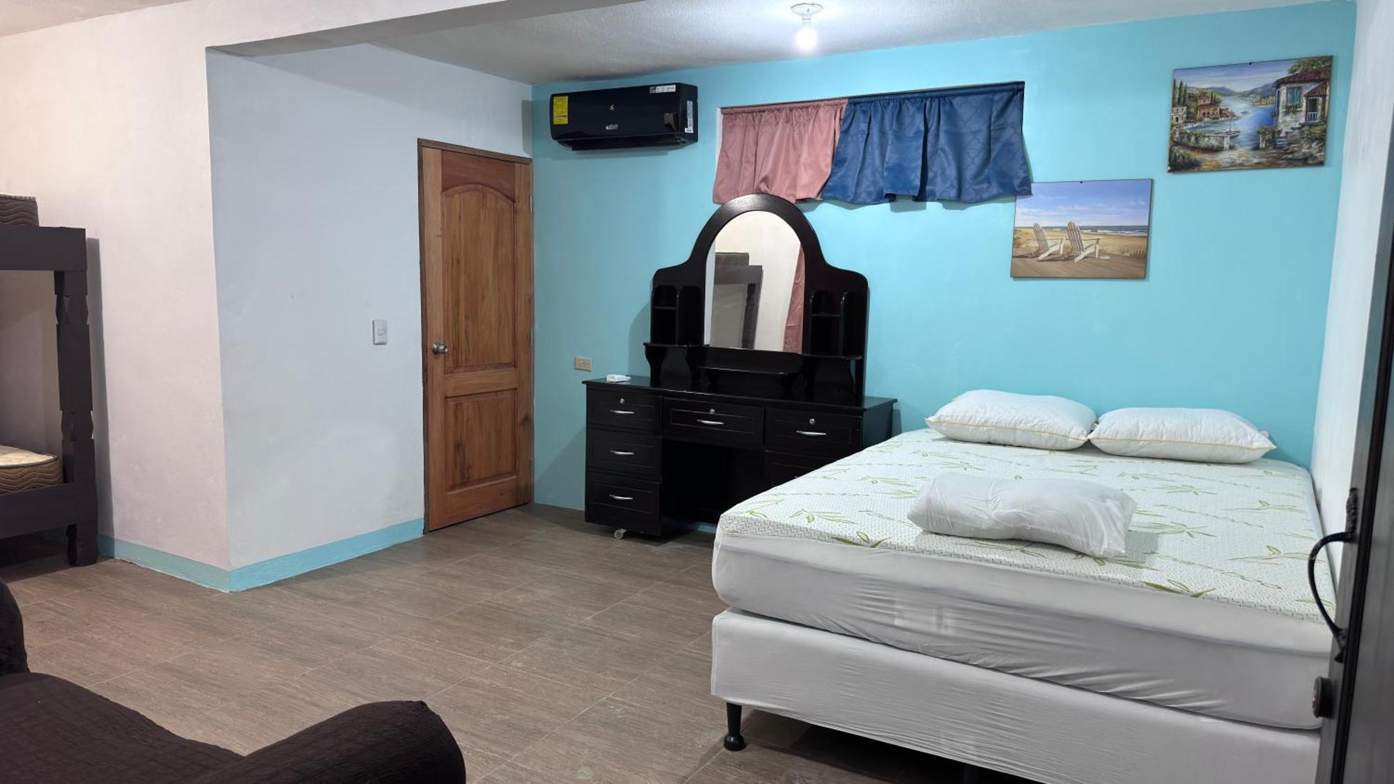 The Wave Hostel Corn Island Brig Bay Экстерьер фото